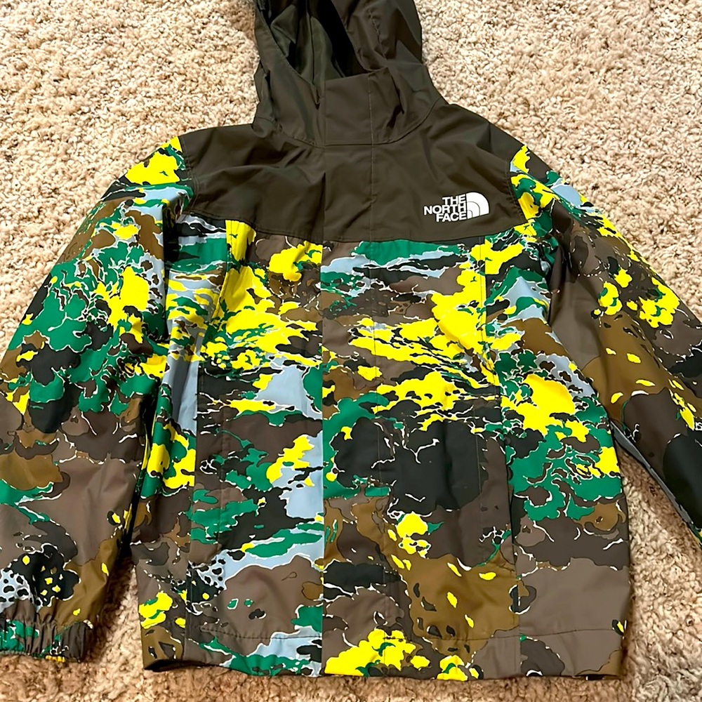 Boys north face camo jacket